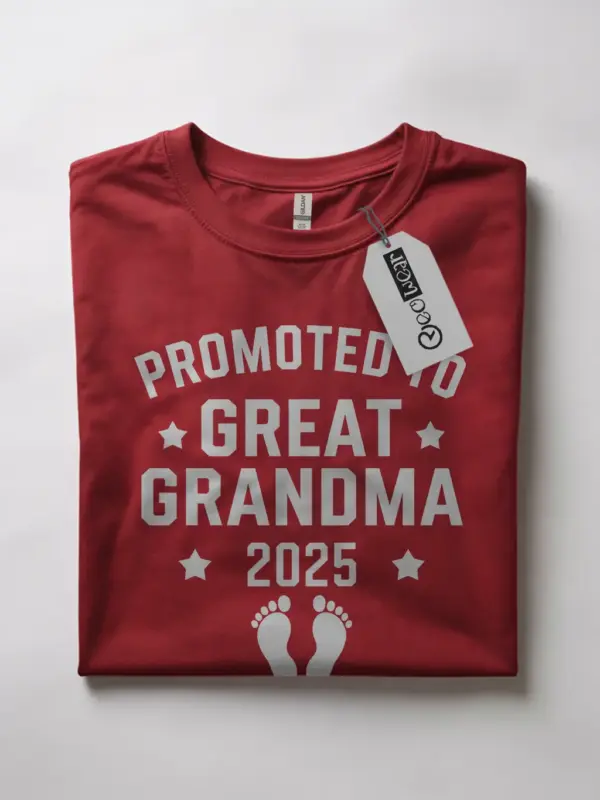 Red promoted to great grandma est 2025 shirt – baby announcement tee
