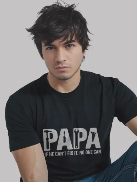 Dad in black papa if he can't fix it t-shirt with tools