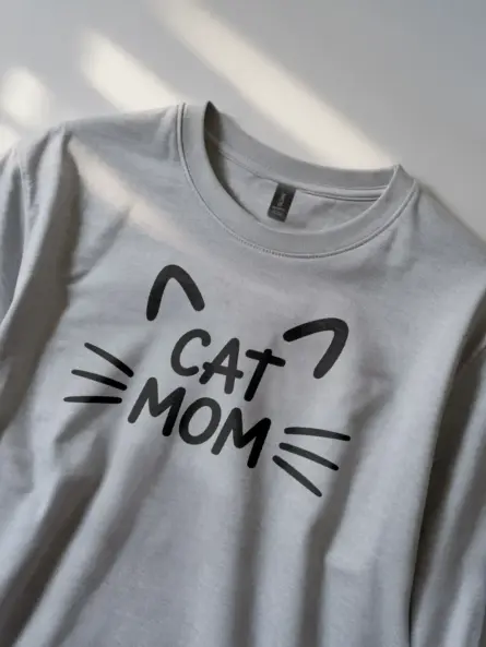 Minimalist Cat Mom T-Shirt – Cute Gift for Pet Lovers & Moms - Image 2