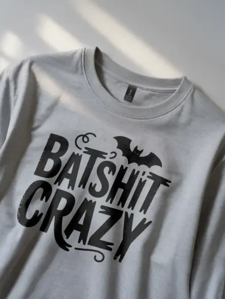 Grey close-up – Vintage look bat graphic batshit crazy t-shirt grey
