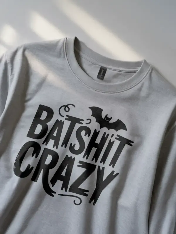 Grey close-up – Vintage look bat graphic batshit crazy t-shirt grey
