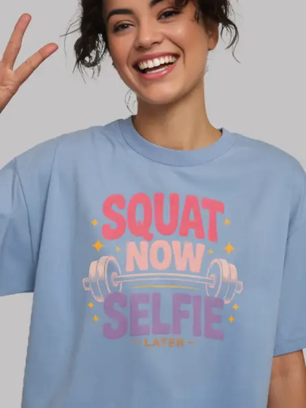 Fierce Squat Now Selfie Later T-Shirt – Retro Gym Glam - Image 5