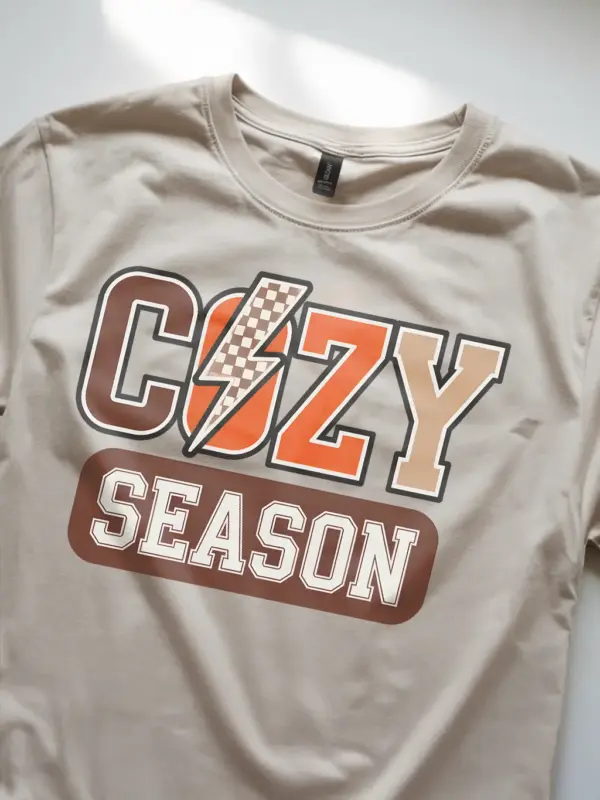 natural lifestyle shot – cozy season t-shirt for lifestyle bloggers