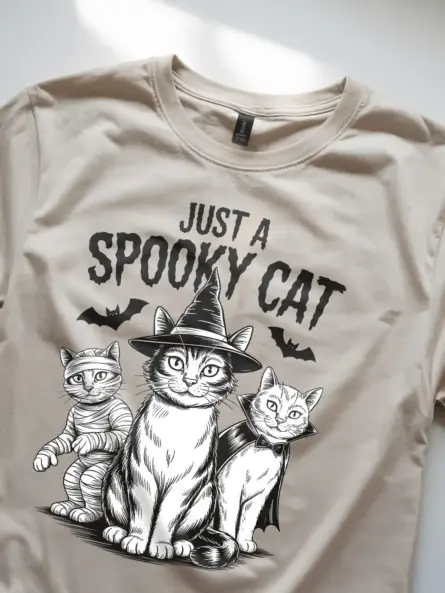 natural close-up – textured line art on spooky cat Halloween t-shirt