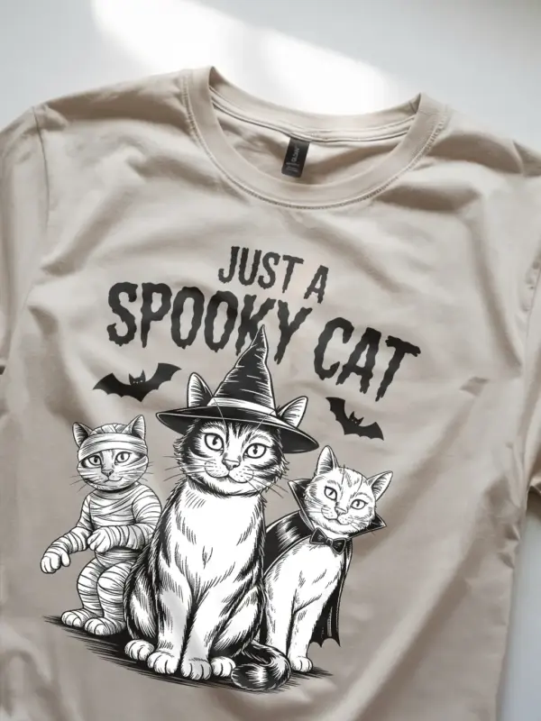 natural close-up – textured line art on spooky cat Halloween t-shirt