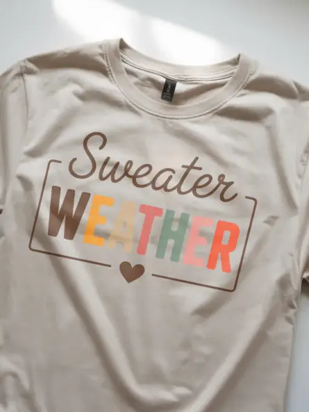 natural lifestyle photo – pumpkin patch ready look – cozy sweater weather shirt