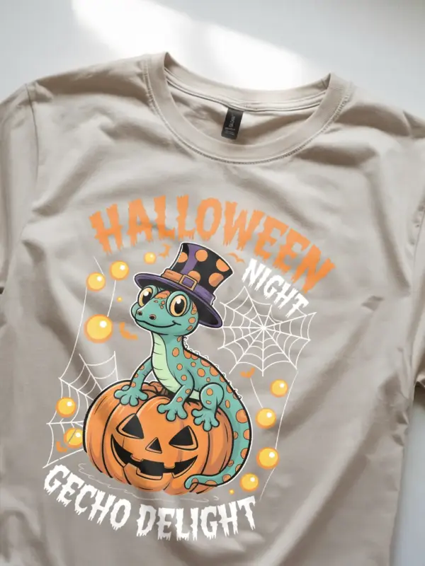 shirt natural - Gecho Delight artwork - gecko halloween t-shirt