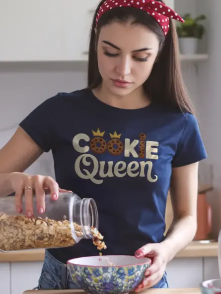 Funny Cookie Queen T-Shirt for Bakers - Image 9
