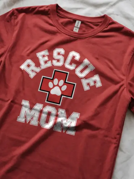 Bold Rescue Mom T-Shirt – Varsity Style Dog Lover Apparel - Image 8