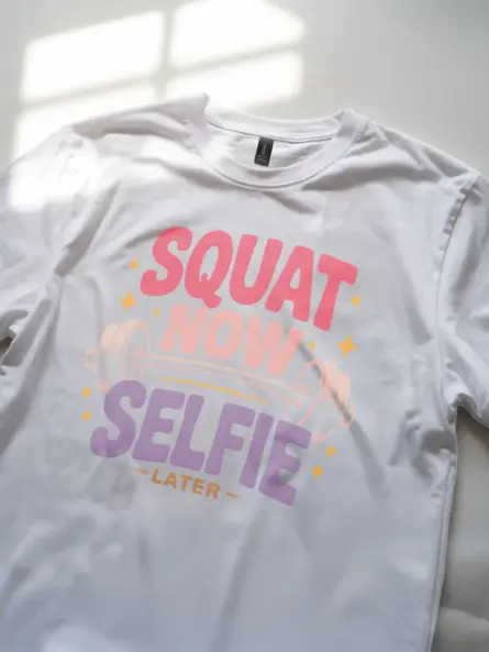 Fierce Squat Now Selfie Later T-Shirt – Retro Gym Glam - Image 12